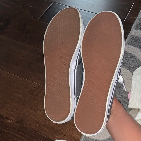 Vans - Picture 3 of 7